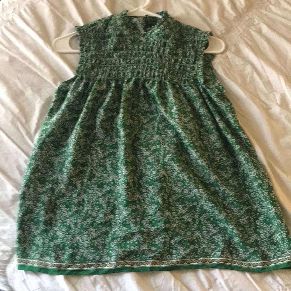 Green Max Studio Sleeveless Blouse